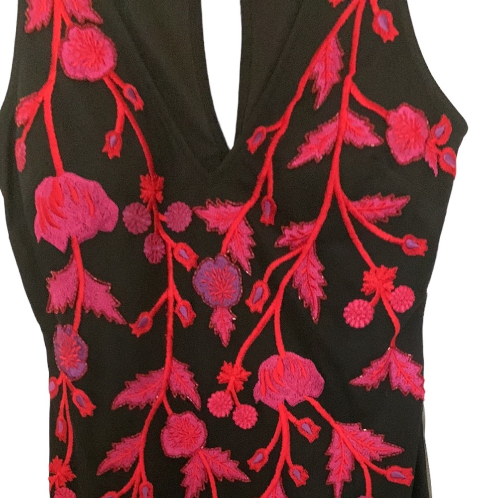 Aidan Mattox Black dress with beautiful embroidered red and pink flowers - Picture 2 of 7